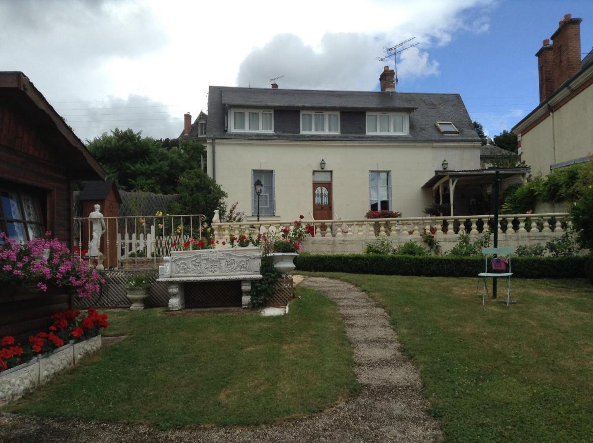 Les Charmes Bed & Breakfast Valencay Exterior photo