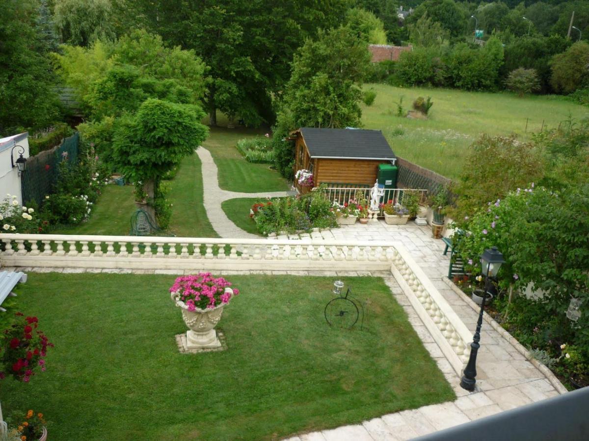 Les Charmes Bed & Breakfast Valencay Exterior photo